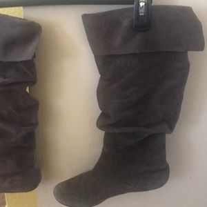Suede boots 7.5